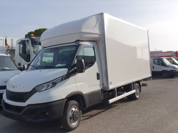 Photo Iveco Caisse avec Hayon