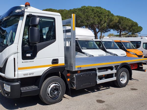 Photo Iveco Eurocargo Plateau tout aluminium